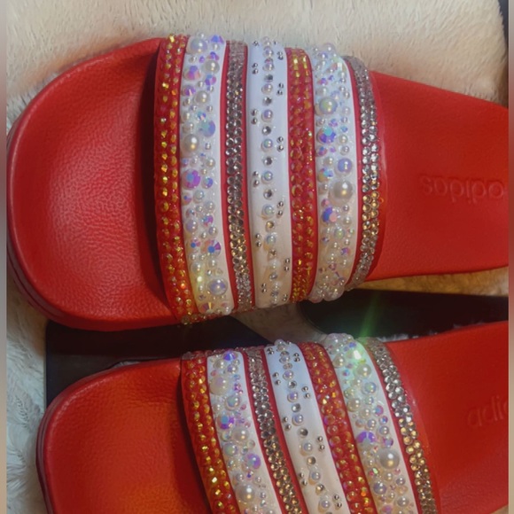 ♥️💎♥️Custom Adidas slides (Red)♥️💎♥️    💎♥️💎Womens size 7 (mens 6)💎♥️💎 - Picture 3 of 7